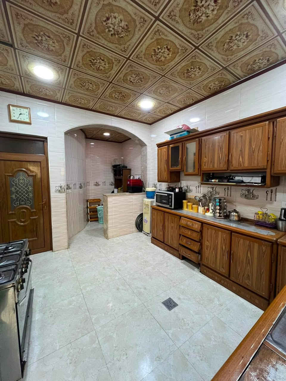 بيت للبيع السعر ٢١٥ وبي مجال 🏠
🔴في حي الملايين الاولى قرب جامع الصواف.

بناء حديث ٢٠٢٠

🔴مساحة البيت ٢٨٠متر 

زراعي ملك صرف بستان كرت بلدية 

🔴البيت طابقين واجهة حلان 
يحتوي على غرف نوم عدد ٦ (وغرفة سويت)+ غرفة معيشة + استقبال ومطبخ وصحيات بالطابقين

🔴مناور عدد ٣ + كراج واسع + تواليت وحمام خارجي مشترك

+سطح ناصي وعالي

للاستفسار مراسلة الصفحة او الاتصال على الارقام:-

***********

***********
