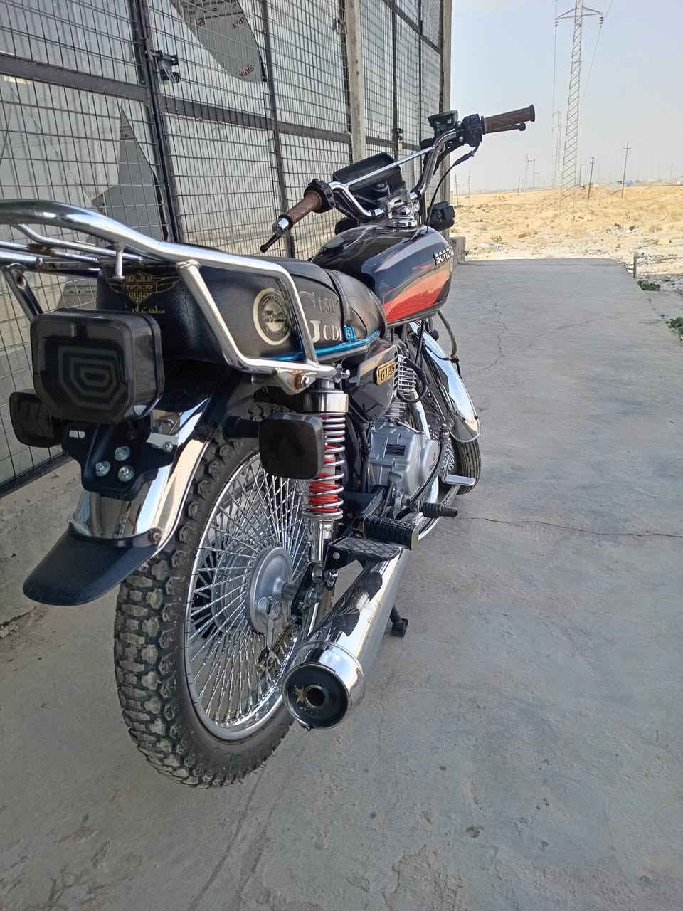 سلام عليكم ورحمة شباب مطور موديل 25شرط مامفتوح مطور جديد كله شركه وشرط نطي سعر نتصال ع رقم ***********
