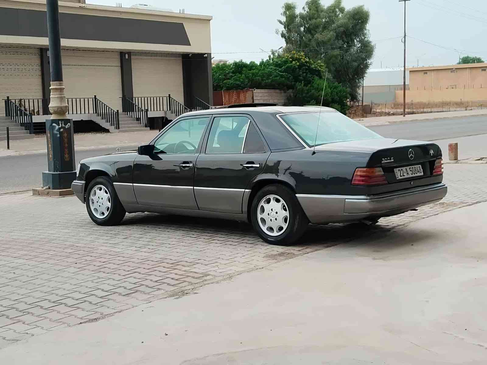 مرسيدس ٣٠٠ • موديل ١٩٩٠ • رقم اربيل