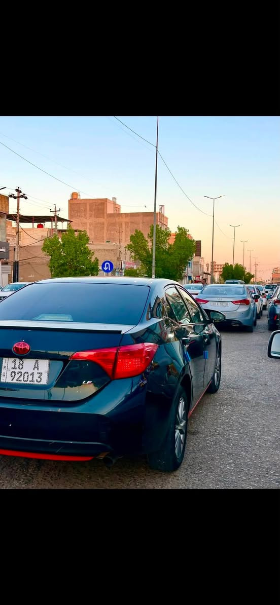كورلا موديل 2018 
اللون نيلي 
مكينه 1800 vvt
Leنص فول 
السياره حادثه بنيد وخشم الجاملغ بدون داخل شواصي ولغود وبدنه مكفول 
ايرباك مكفول حادث السياره خفيف 
مكينه وكير مكفول من فتح  واي شي 
سونار السياره بلمنشور 
رقم بابل باسمي سنويه لل٣٢
مكان السياره حله حي الصحه 
رقمي ***********
السعر ١١٥ ورقه 
بيع او مراوس
