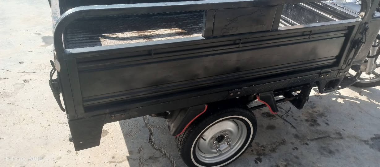 السلام عليكم ستوته للبيع مديل 23رقم انكليزي سعر 2550 و بيه مجال شراي يتصل ***********

نص مكتوب في الصور:
- Infinix NOTE 10 PRO
- Infinix NOTE