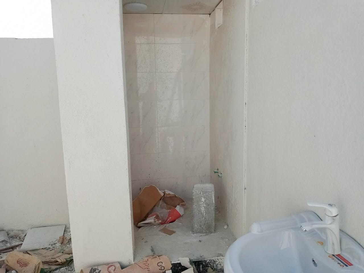 سلام عليكم دور سكنيه للبيع في الجزر اربعا المساحات 100 طابو صرف السعر 35 وبي مجال تستلم مفتاح العنوان الجزيرا منطغت الرابعة باب الهوا ***********

