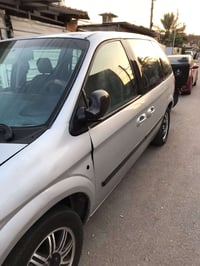 سياره دوج امريكي 2007 السياره نضيفه بطنه نضيف وكشره نضيف تخم تايرات جد...