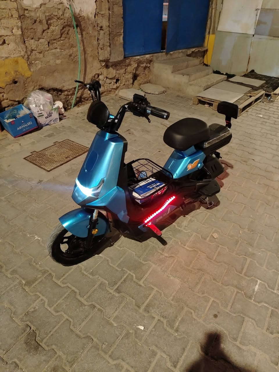 دراجه شحن وكيل زيرو مديل 24صارله سبوع من طالعه بصمه 2 وكارت 2 وسويج2 حجم 14 مال طالب مدرسه نضيفه بمعنه الكلمه جديده 4 بطاريات سعه32 غراضه كلهن جدد حيل للبيع بسعر 400 وبيه مجال ستفسار عل هذا رقم *********** عنوان البصره مشراق القديم قرب جامع الكواز
