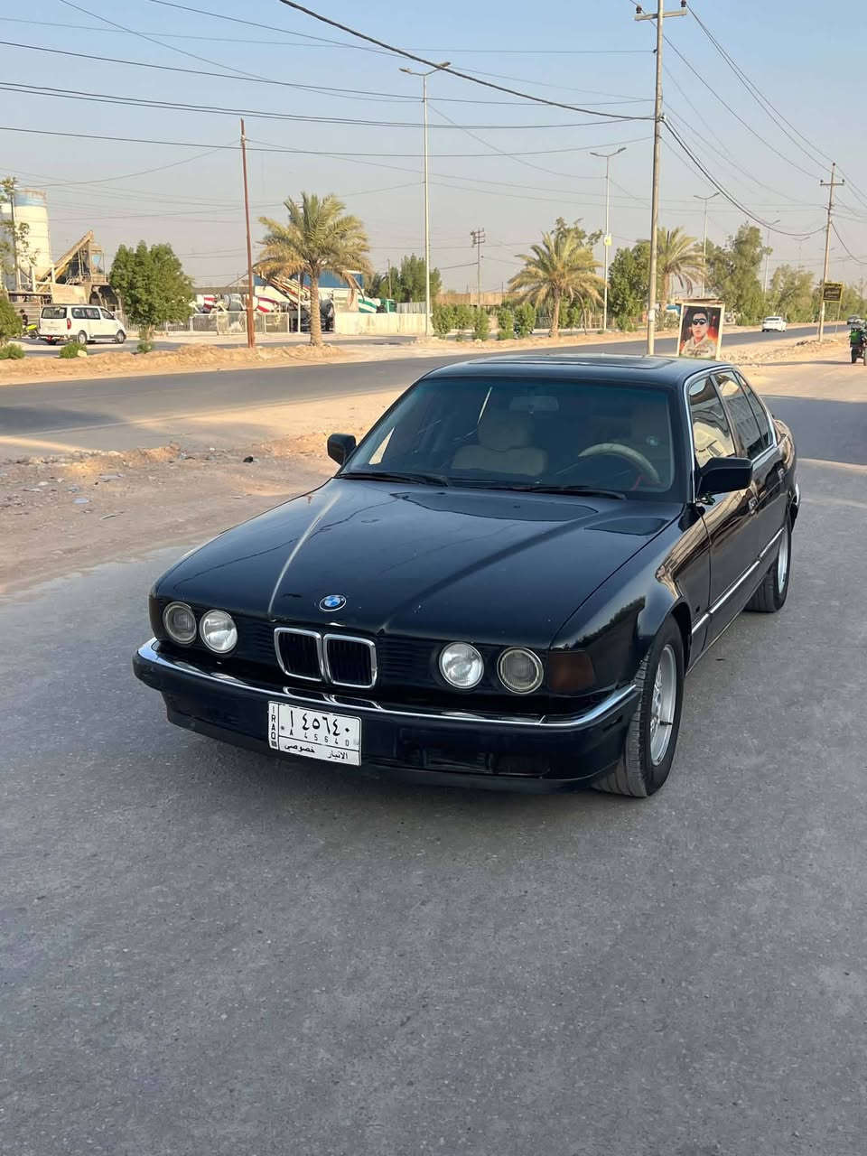 اسلام عليكم 
للبيع BMW موديل 1992
حجم 730
سياره نضيفه بمعنى الكلمه 
حداديه جديده 
  تخم تاير تبريد ثلج ❄️
كهربائيات كلها شغاله 
شاشه لمس سنتر لوك اربع بيبان 
منظومه غاز بانزين جديده 
سياره مال جناي خير من الله 
السعر 35$ وبيها مجال 
المكان بابل ـالهاشميه 
رقم الهاتف/***********
