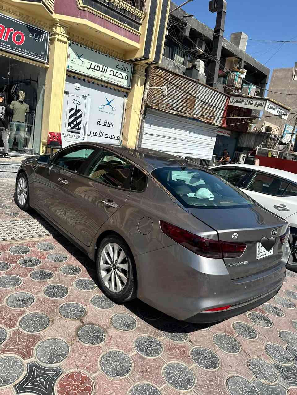 السلام وعليكم كيا اوبتما 2018 fe للبيع
محرك 2400 gdi  السياره ماشيه ٨٣ الف ميل مواصفات ال fe معروفه السونار مرفق مع الصور حادثها خلفي وصور الحادث مرفقه ويا الصور بدون ايرباك بدون دواخل البجم كبس السياره بيها حالوب شويه بس ممبين بالصور والسنويه ب اسمي تحويل ثاني يوم رقم بغداد السياره خير من الله صارلها سنتين عندي مفديوم وكفتني بشارع 
نقصها بس صدر امامي 
السعر ١١٥ وبيها مجال 
مكاني بغداد الدوره حي الصحه 
للأستفسار ***********
