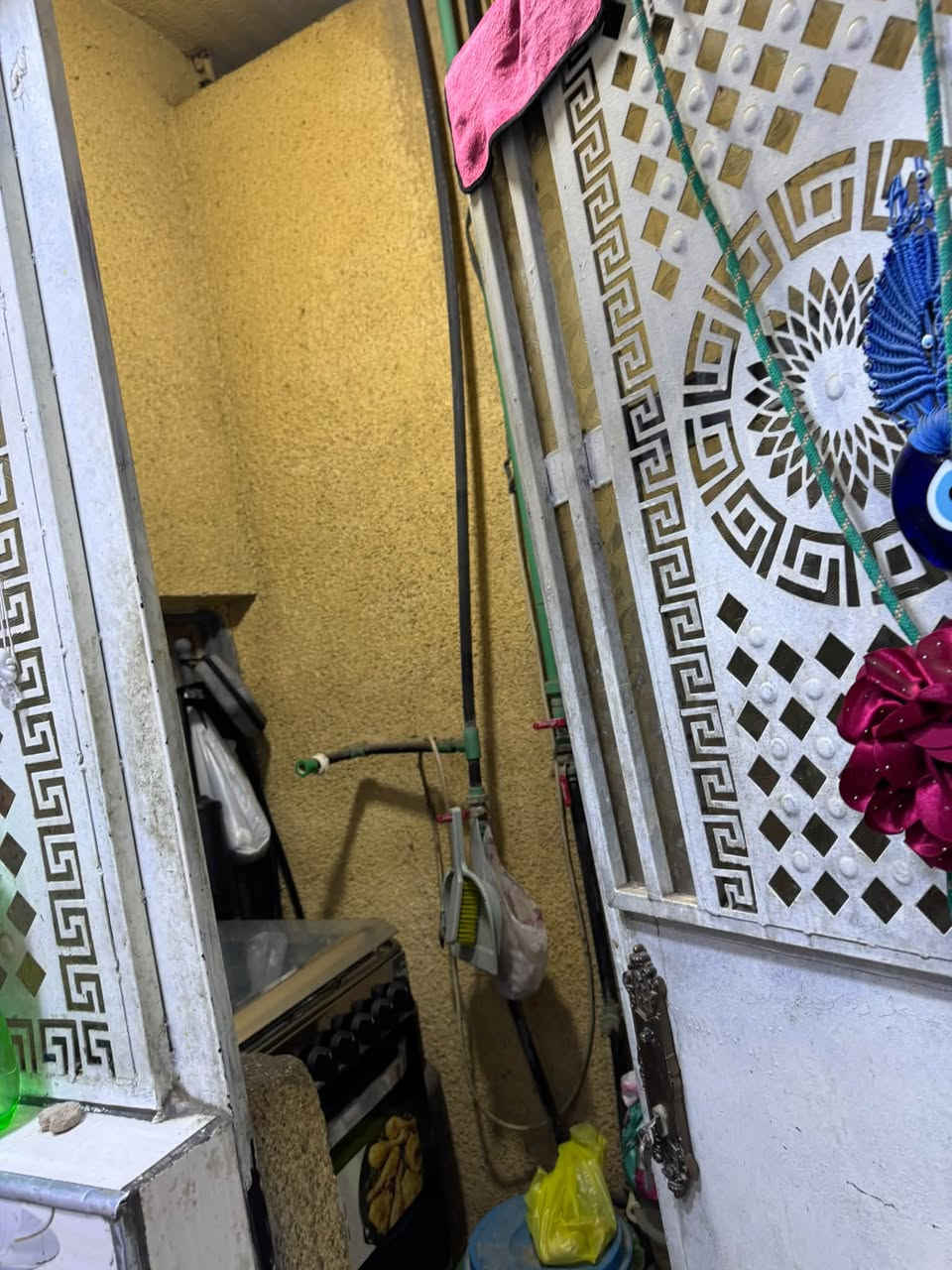 السلام عليكم بيت تجاوز للبيع قرب سوق الأولى السعر 31 
للاستفسار ***********
