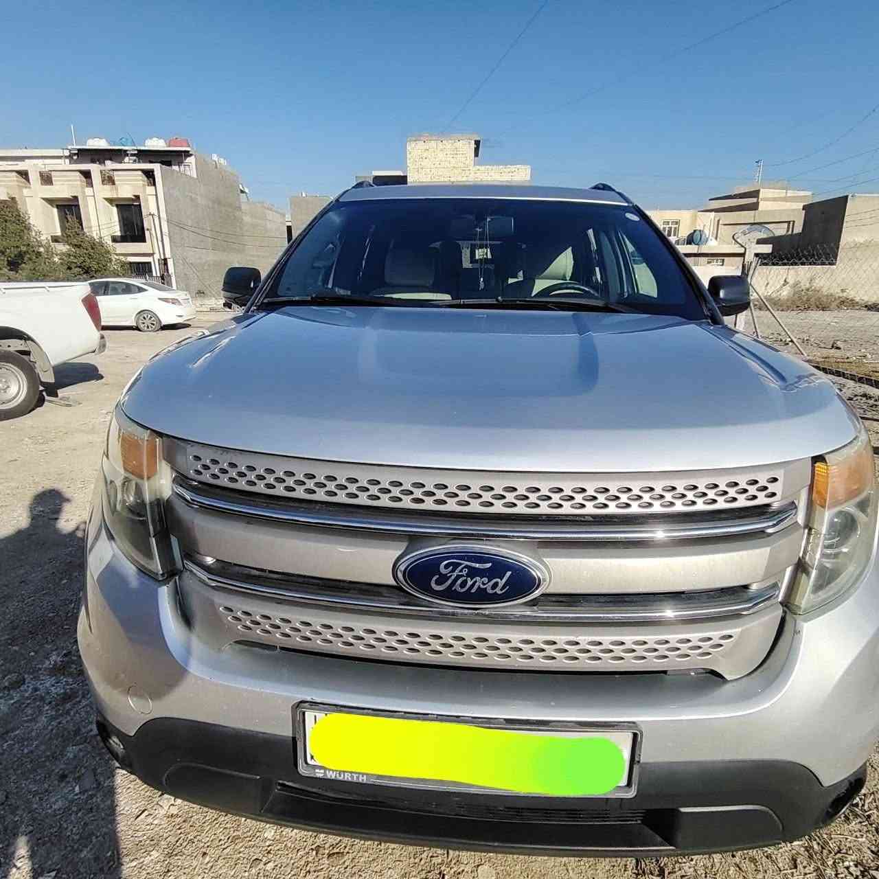 السلام عليكم
للبيع فورد إكسبلورر موديل ٢٠١٣
وارد أمريكي
·         مكينة ٦ سلندر
·         محرك ٣٥٠٠
·         ماشية ١٥٦ ألف ميل
·         ٧ راكب
·         فور ويل بلادي
·         تبريد ثلج + ٣ قطع
·         كشنات أمامية كهرباء + تدفئة
·         تحكمات ستيرن
·         مري كهربائي
·         إشارات بالمري
·         بدون حادث
·         نظيفة ومكفولة

السعر: ١٥٥ بيها مجال
المكان: بغداد،
للتواصل: ***********
