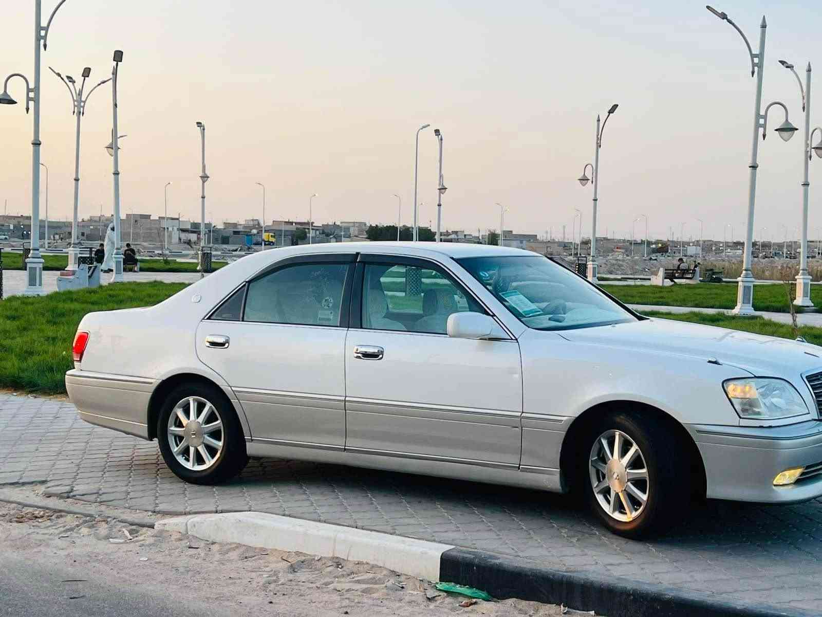 السلام عليكم للبيع سيارة مكلة جنون دخول جديد رقم بصرة انكليزي مشروع وطني سنوية لغاية 2031 سيارة كفالة من الكص والضربة (علمن سيارة نقل جثة فقط ) مكينة وكير ديفور كبير كفالة حدادة مية بالمية 💯 تبريد ثلج كهربائيات كلها شغالة العنوان البصرة تقاطع المصفى السعر 88 قفل الشراي يتصل *********** البصرة, العراق
