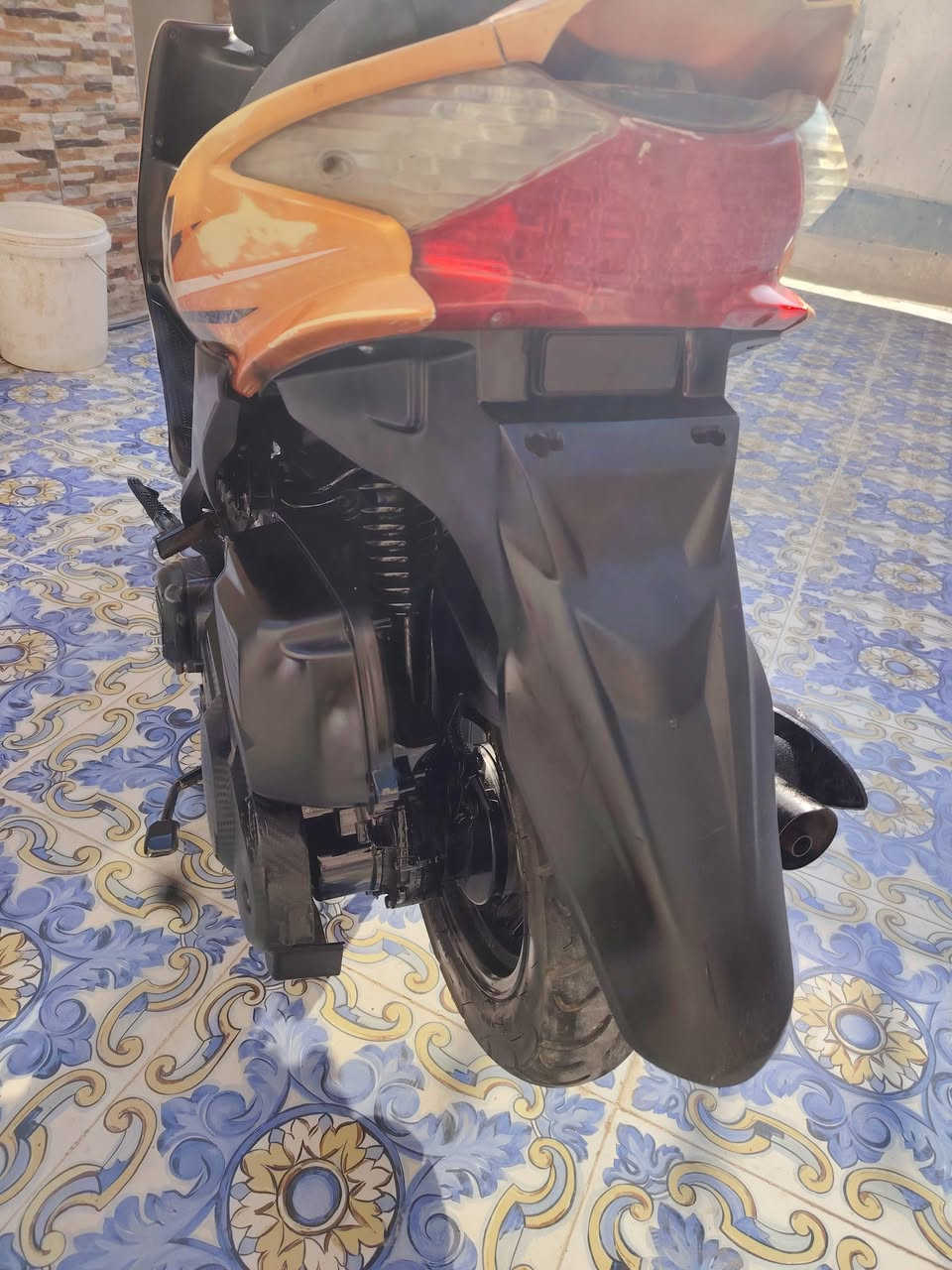 ادرس رياضي للبيع كلشي شغال بيها 
محرك ناعم سريعه كلش 
نكره سلف كلشي حتى الدهن جديد مبدل
سعرها 120 وبيها مجال
مكاني الحمزه الغربي
***********
