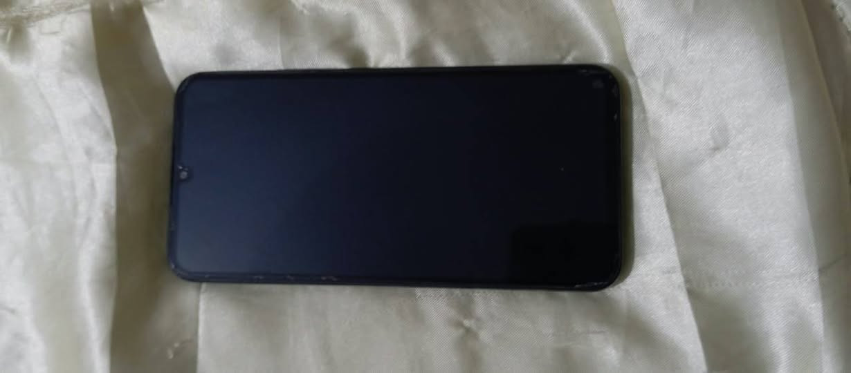 *للبيع مستعجل Samsung A34 5G* 
*المواصفات:*
- الذاكرة: 128GB 
- الرام: 8GB
- اللون: اسود
- الحالة: نضيف 100% ماكو كسر - مثل اللي بالصورة
- الشبكة: 5G + شاشة AMOLED 120Hz
- الكاميرا: 48MP مع مثبت OIS

*السعر: 200 دينار قابل للمساومة البسيطة*
*المكان: الموصل*
*السبب: مستعجل*

للتواصل: [***********]
