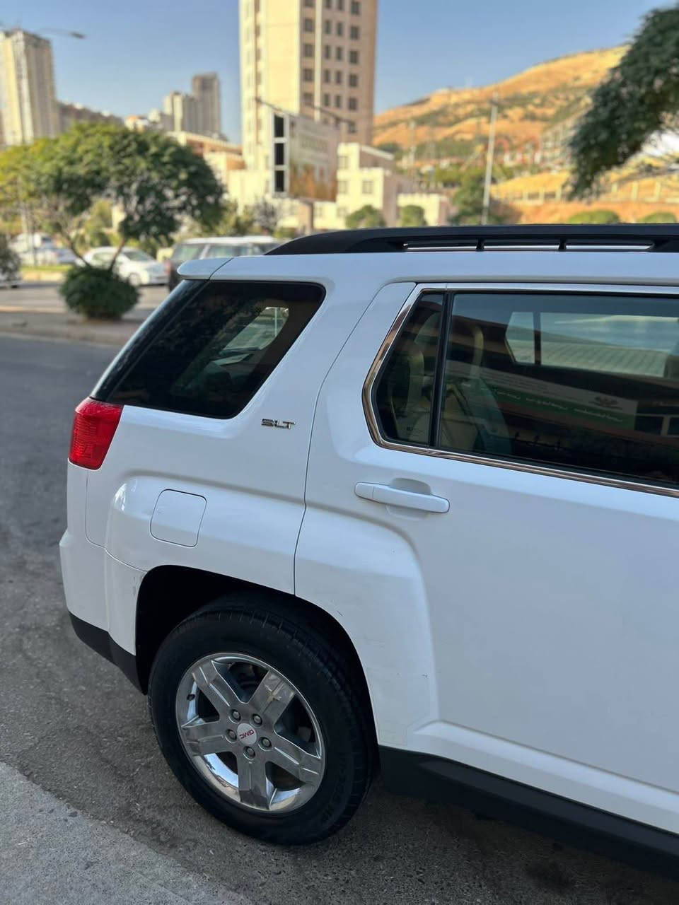 Gmc Terrain 2013 105$  
فول فول مواسەفاتی خلیجی بێ بۆیاخ 
نرخی ١٠٥$ و مەجالێکی کەم 
گۆڕینەوە ناکەم بەس فرۆشتن 
مواسەفاتەکانی( سڵاید - شەغال -ویل کرۆم - شاشە و کامێرا و تەحدید سرعە - دەبڵ گێڕ - سنوق جەگ و کارەبای ٤ تایەی لۆکی لەژێرە - ئاوێنە هیتەر - ناوزەرد و کوشن جلد و کارەبای و هیتەر - مکەبەرەی pioneer ) 
مەکینە ٦ بستۆن ١١٥ هەزار کم ڕۆیشتووە 
ڕەسمی سۆنەریم داناوە 
هەزەی نوێیەو سەنەوی تا ٢٠٣١ تازەیە بەناوی خۆمانەوەیە 
سلێمانی ناوشار 
*********** السليمانية, العراق
