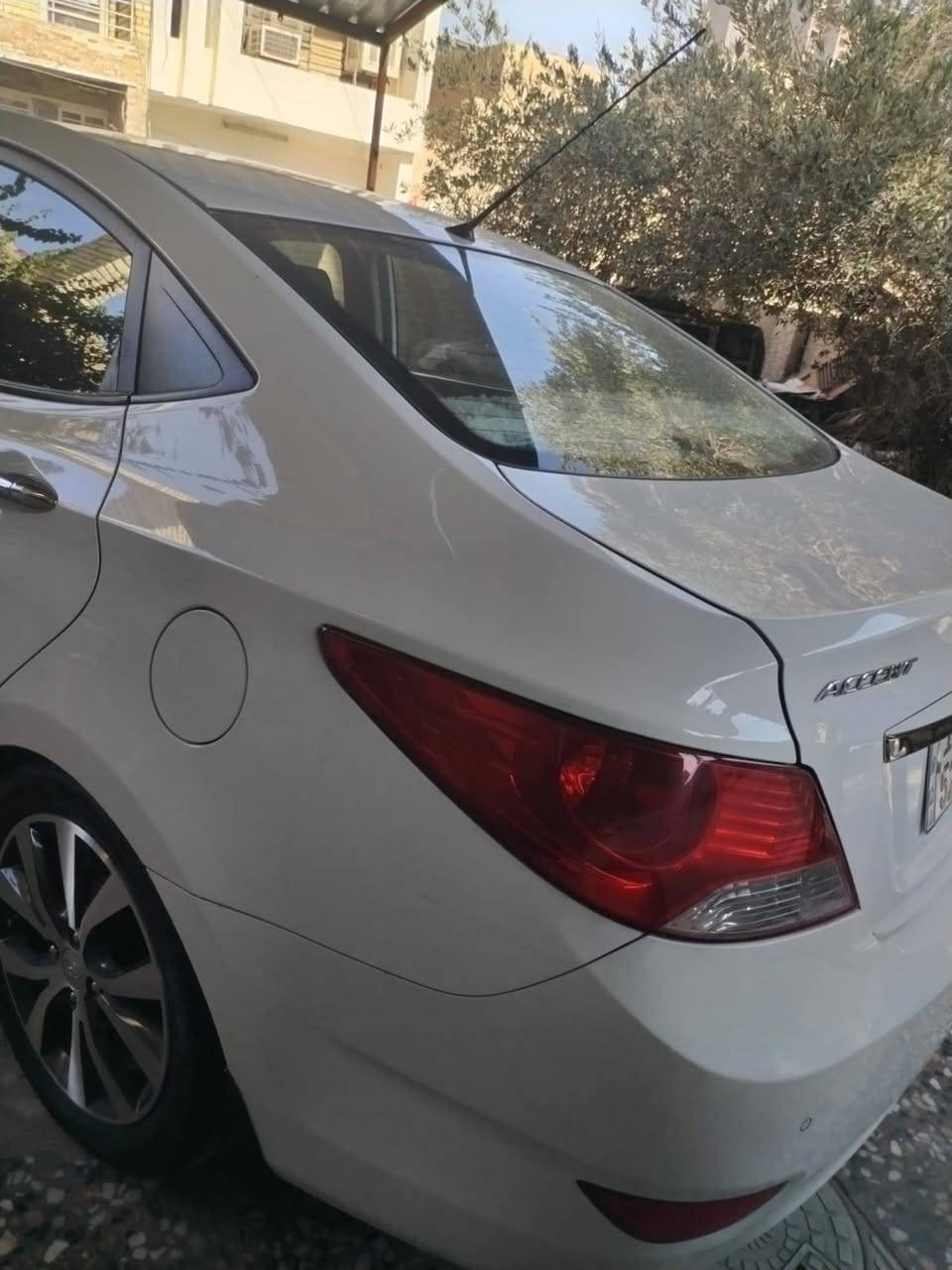اكسنت 2015 خليجيه..
رقم بغداد باسمي..
السياره كفاله لا ضربه لا تبديل ولا تعديل للامانه صار بيه جوه الرقم الخلفي صبغ اثر شخط مال خباثه..شي قليل لان فقط بل السونر يبين
السياره كفاله من محرك كير تبريد برغي مفاتح بيه
ماشيه فوك ال100
اني جانيه قبل 4 سنوات وكلش نظيفه وجديده
جاهزه مخال بيه اي نقص
للبيع مكاني بغداد الكرخ حي الاعلام.. ***********..
