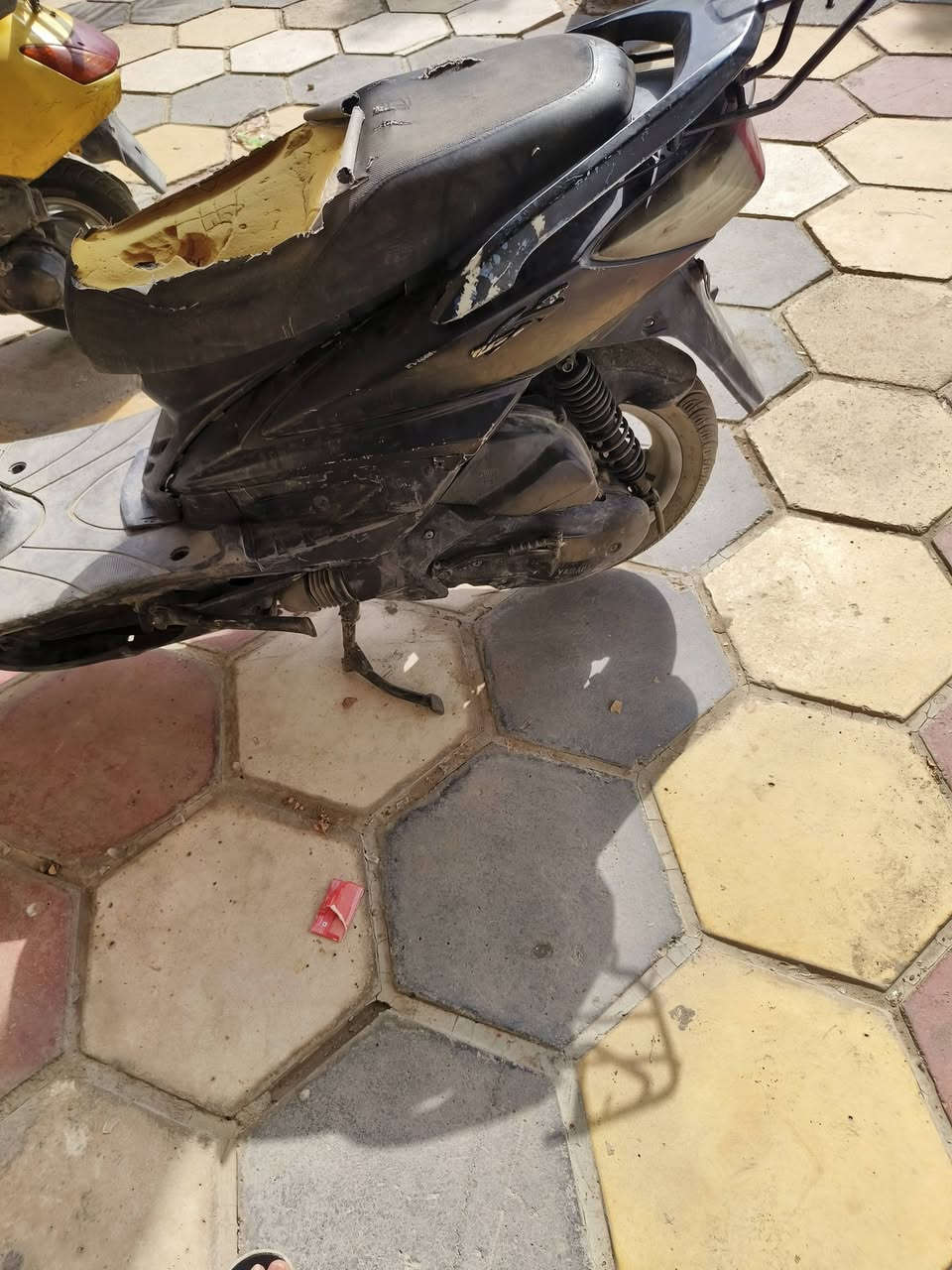 سلام عليكم مرخصت مدير الكروب دراجه سكنز فحل للبيع نكره سلف هندر شغال محرك ما مفتوح دراجه كلش نضيفه بس كفرهه شويه تعبان مكاني بغداد حي تراث قرب تقاطع درويش وهاذ رقمي *********** سعر ٤٠٠ وبيهه مجال قليل
