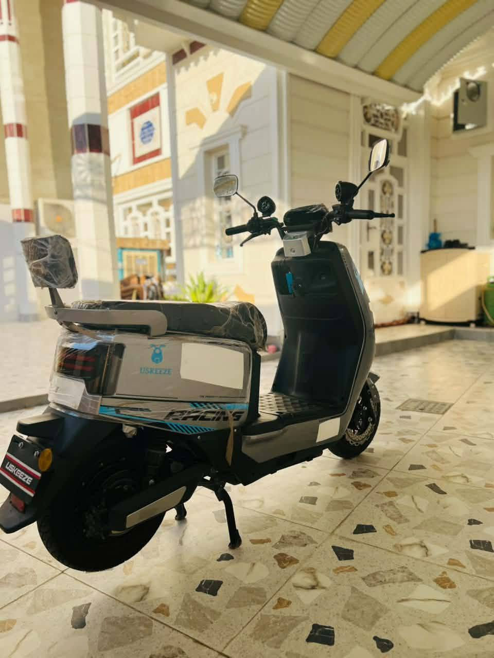 سلام عليكم بوليسي شحن للبيع ملف 2500 عقل رياضي 6بطاريات بلاديات جدد  وبي نظام البك ونظام مثبت سرعة 4نمرات السرعة 95 حقيقي وبريك هيدروليك الدراجة نضيفة السعر 700ألف وبي مجال بسيط *********** جلولاء
