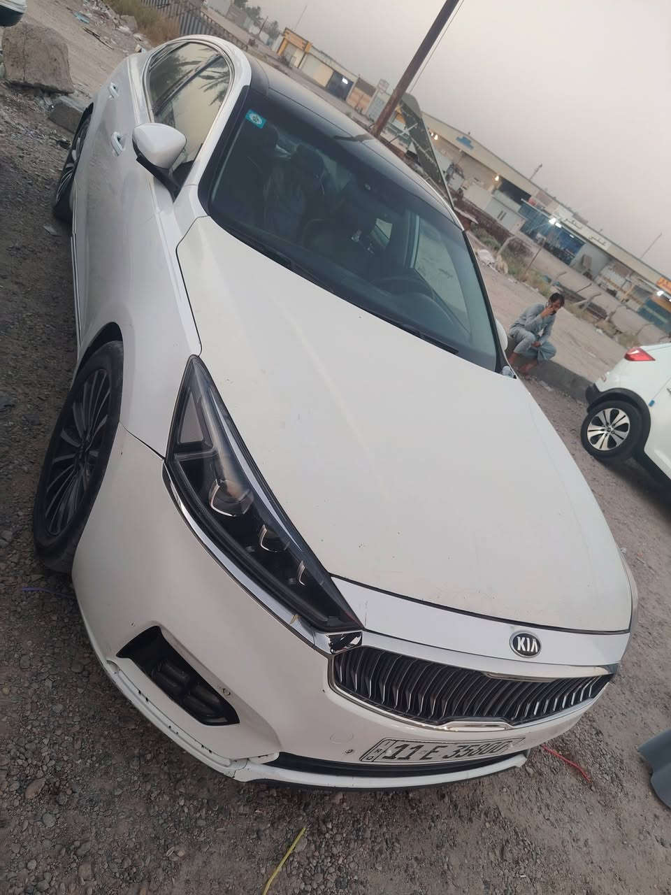 السلام عليكم كيا كاتنزه موديل 2019 محرك 6 حادث فقط بنيد اصلي بدون دواخل بدون ايرباك السياره جاهزه فول مواصفات واحد على واحد فيايبي رقم بغداد بسمي السعر 143 وبيهه مجال الرقم ***********
