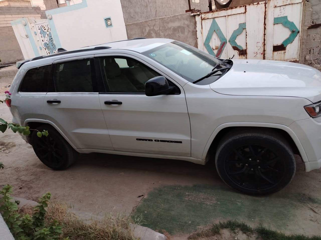 سلام عليكم جيب موديل 16بيه رش تقريبا 4قطع بيع اومراوس سيارة جاهزه من كلشي والفضل لله مبايل ***********

