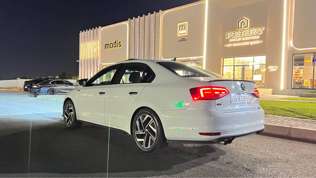 Jetta GLiفوول فوول مواسةفات هةموو شتي بةشةرت سيستةمي گزوز سپورتي لةسةرة 
سلايت
كوشن جلد و هيتةر 
سةماحة BOOS
3 گير پاڤل شةفتي سوكان تةحكوماتي سوكان
پشت و پئش كةپس 
گئر  مةكينة. بةشةرت 
سةنةوي نوئية هةتا ٢٠٣٢ دينار مةسرةفي نية 
سةيارةكة دةرگا و چاملغي بؤياغة تؤزةك ناو دةرگةي گرتية هةموو شتي بةشةرت بئ مةسرةف و مالي گةنجان (سعر١٠٨) و كةمةك ماجاليشي تيداية  تةلةفون ***********/***********/*********** أربيل, العراق
