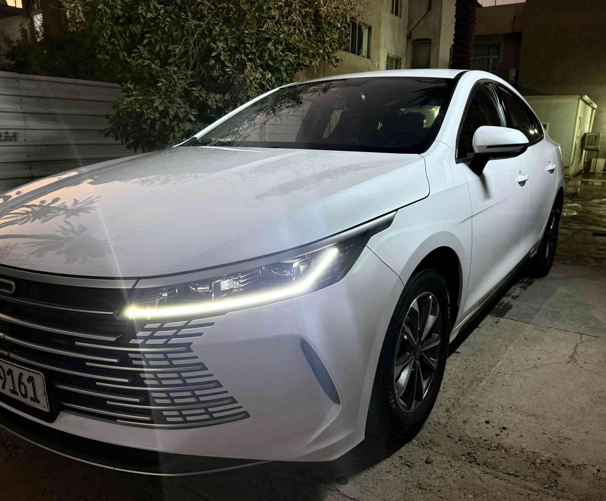 للبيع فقط    دستروير. بي واي دي.  موديل.   2025       ماشيه.  اقل    8000.   رقم بغداد بسمنه. مكفوله كفاله عامه حتى لدعاميات من شخط ولرصعه   السعر.   20500.  مكانها بغداد حي لجامعه.  الاتصال. ***********
