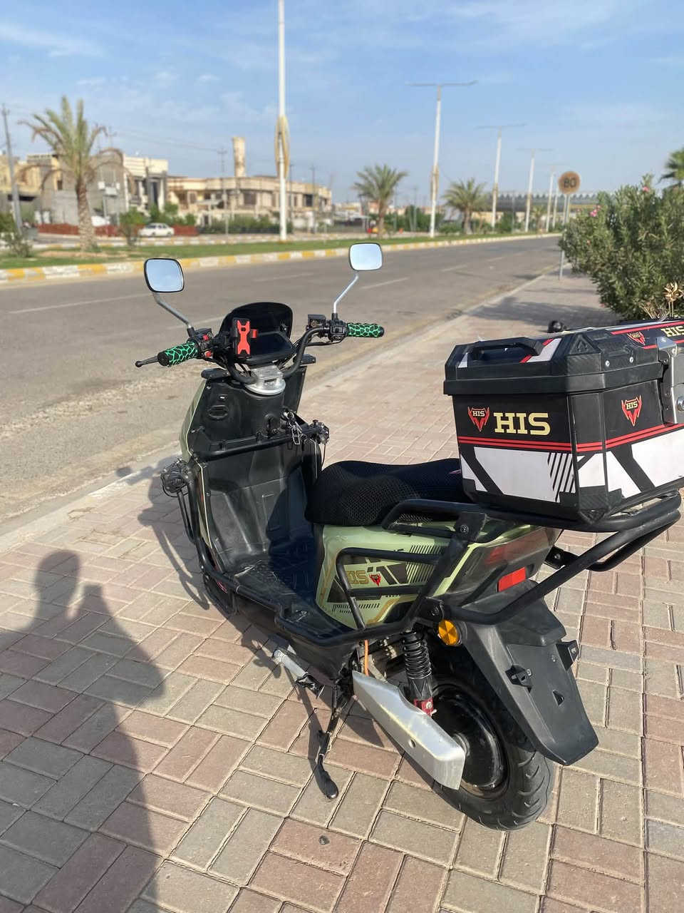 دراجة كهربا • بطاريات على فحص • بطارية منفوخة