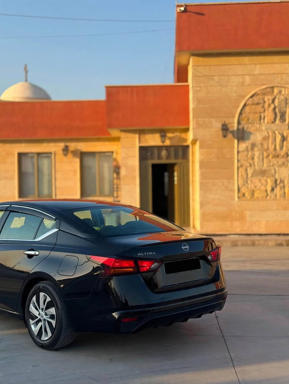 نيسان التيما 
موديل 2023
مواصفات SR
ماشي 90 الف كيلو متر
ضررها جاملخ امامي 
ايرباك ستيرن مرجع سستم
رادار امامي خلفي
حساسات 
توقف تلقائي
كاميرا 360
محرك 2500 تنفس طبيعي
مثبت سرعة
هزة 12/2026
سنوية 2031
للإستفسار 
*********** واتساب
*********** واتساب
مكان السيارة الموصل الحمدانية, نينوى
