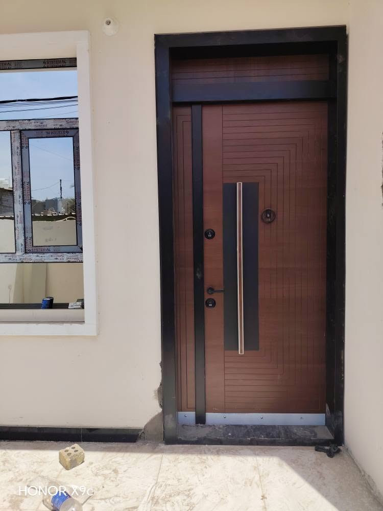�رجاءا اقرا الوصف زين دار طابو سكني وليس زراعي. 
🏡 بيت للبيع – 
من رخصة الادمن 
بيت سكني بموقع مميز  في منطقة أكميرة، قريب من جامع الزهراء والمدارس، وشارع مبلّط متوفر فيه جميع الخدمات (كهرباء ماء مجاري
🔹 نوع العقار: طابو ملك صرف (سكني –
البناء رفت ٦٠ سنتمتر.
الأبواب قاصة تركي شبابيك المنيوم
جبهة ٤م في ١٩ م
🔹 المساحة: 75 متر
🔹 يتكون من: 3 غرف نوم وصالة ومطبخ وحولي وحمامين وطرمة وبيتونة
💰 السعر: مناسب جداً  (قابل للتفاوض)

📞 للاستفسار: (رقم الهاتف*********** بغداد, العراق
