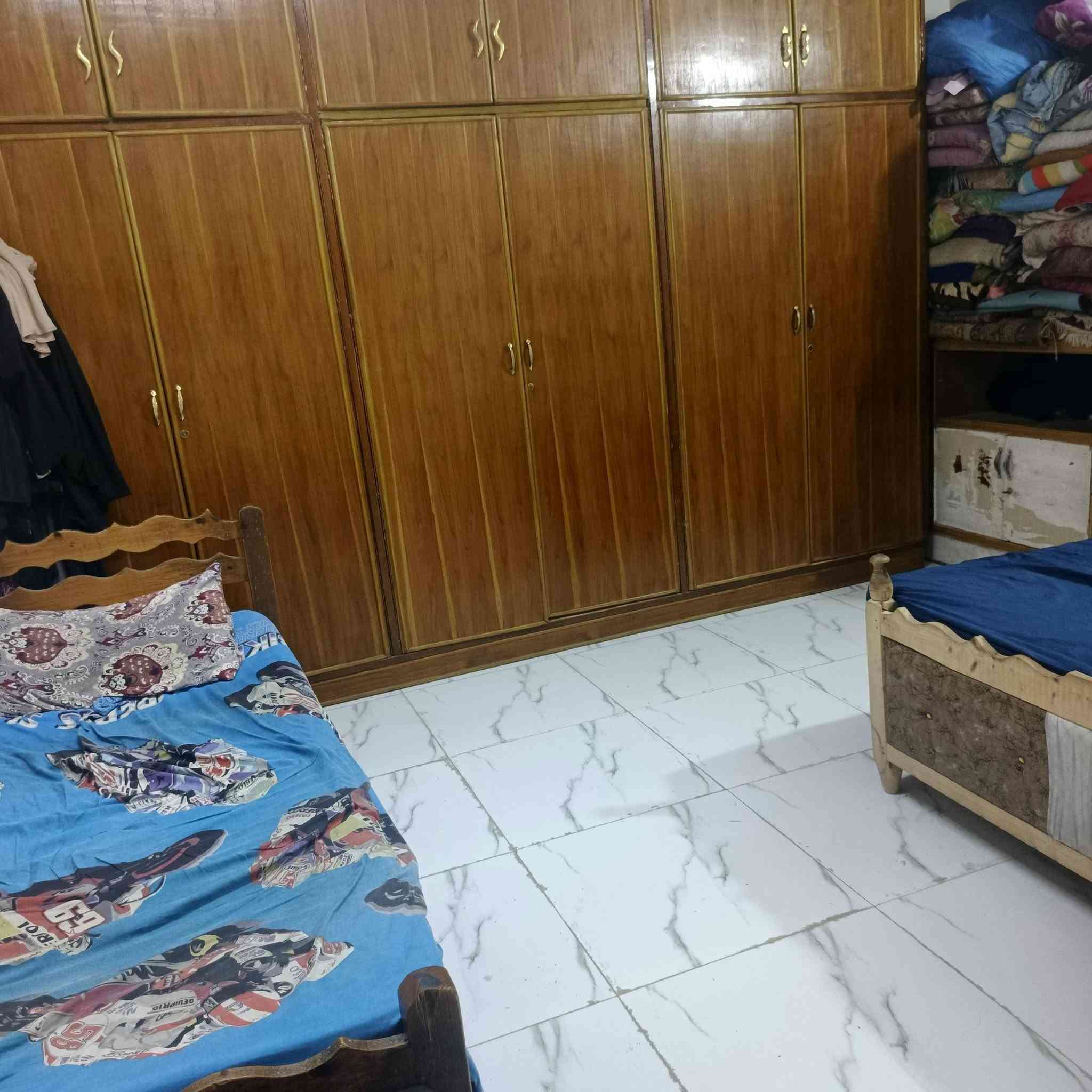 بيت للبيع تجاوز العنوان الشعب الجمعيات بي بناء غرف النوم ٢ ومطبخ صالة خدمات خارجية وداخلية حوش جبير سعره ٢٥بي مجال  ***********

