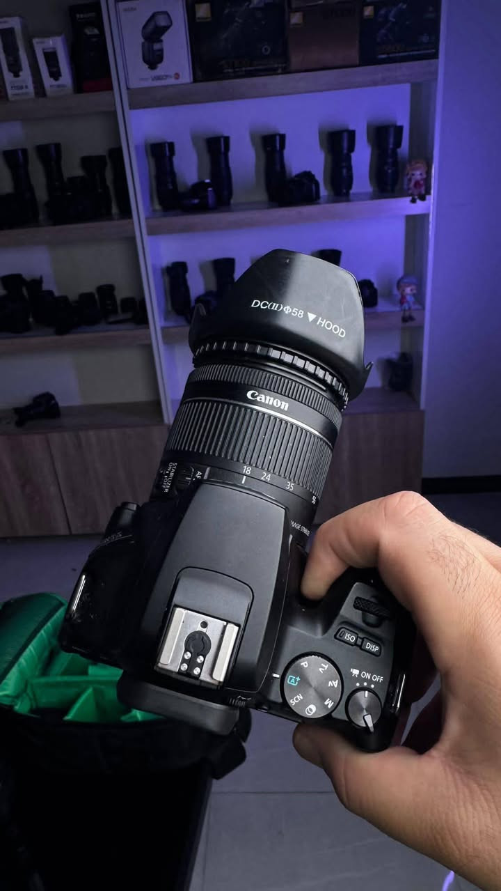 Canon 250d
وحش المبتدأين
1_كامرة مع العدسة 18_55 mm✅ 
2_كاتريدر لسرعة نقل الصور والفديوهات ✅ 
3_عدسة سكما 70_300 mm✅ 
4_جنطة مقسمة✅ 
5_نك مايك✅ 
6_ستاند تصوير✅
الكامرة شخط مابيه 🌹
الرقم :***********
العنوان :بغداد
