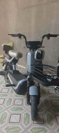 للبيع ب 300 وبيه مجال بصيط دراجه جديدة  رقمي 07827110532