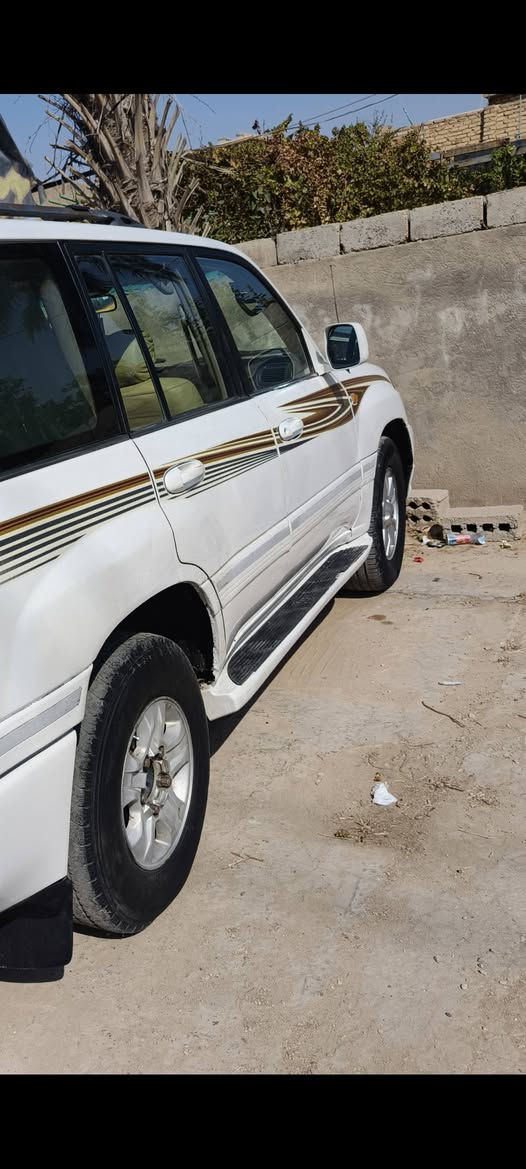 لاندكروز موديل 2000 مصبوغه عام كير ومحرك 3000 vvti طخم تاير باتري جديد مكاني كربلاء المقدسة السعر 115 للاستفار ***********
