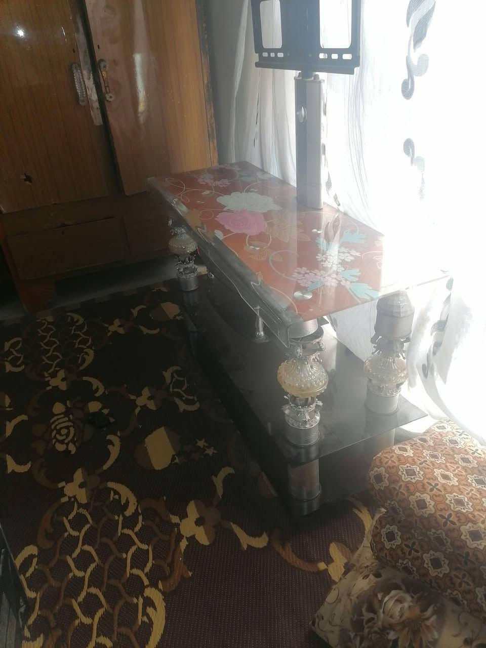 معرض قطعتين سعر 30 الف بي مجال  او ميز ابلا زمه الحجم الكبير 20 الف لتصال ***********
