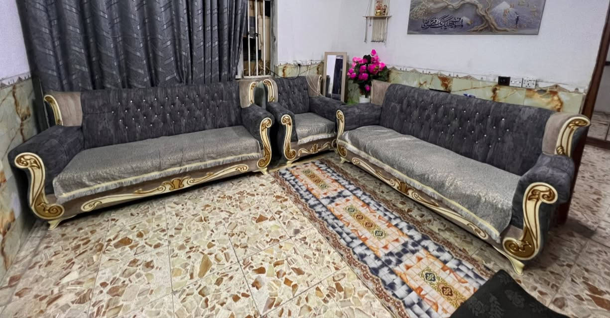 تخم للبيع عشر مقاعد اخو الجديد للتواصل ***********
