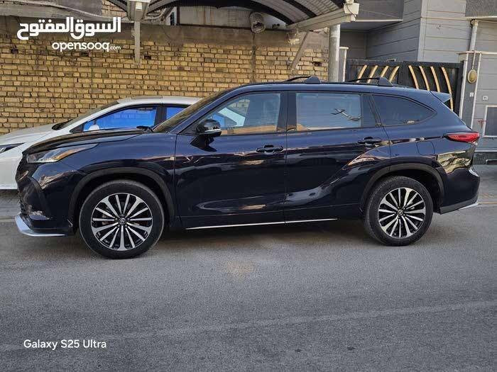 تويوتا هايلاندر VIP  XSE-AWD  موديل 2021  ترهم مراوس تاهو او يوكن او جيب 
محرك 6 سلندر بانزين 3500
كشنات تدفئة 
ستيرن تدفئة اوتو 
رادار تصادم ومسار 
تحديد سرعة مع الرادار قيادة 
نقاط عمياء بالمرايا 
فتحة سقف 
تحكم جهتين ستيرن 
صندوق كهرباء 
ليد اوتو  معروف ب xse 
التحكم بالأوضاع جنل ثلاثه طكات( طبيعي للطرق  ،رمال وحصى، ثلج )
انضمة قيادة ايكو ونورمال وسبورت
اوتو هولد 
سايد بريك بصمة 
تخم تاير بلادي جديد 
شحن وايرلس 
دبل كزوز رياضي يجي ب xse

حادثه جاملغ وصار بيه حادث بل عراق نص الجاملغ الخلفي وتبدل الباب ونصبغ 

السياره مغلفه ppf

مكان السياره البصره 

الاستفسار ***********
سعره 280 وبيه مجال
