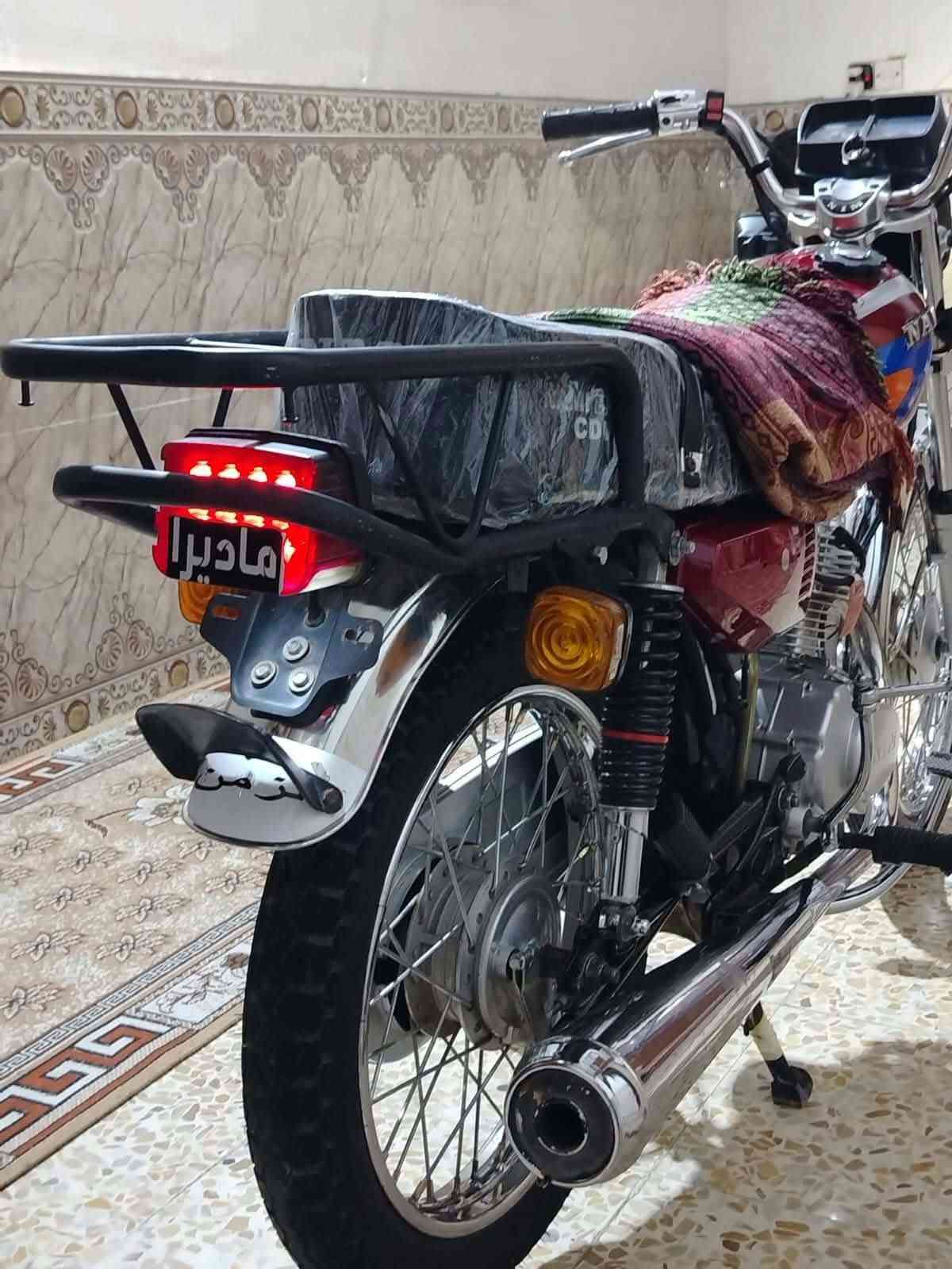 سلام عليكم دراجه اربعه. نامه متياز  موديل 26دراجه السعر 700وبيه مجال تلث احرف الباب الول خير من الله كهربائيات كلها شغاله كفاله عامه من كلشي مكاني كربلاء السكان العسكري شلعه ومعدل وفصله فول رقم الهاتف ***********
