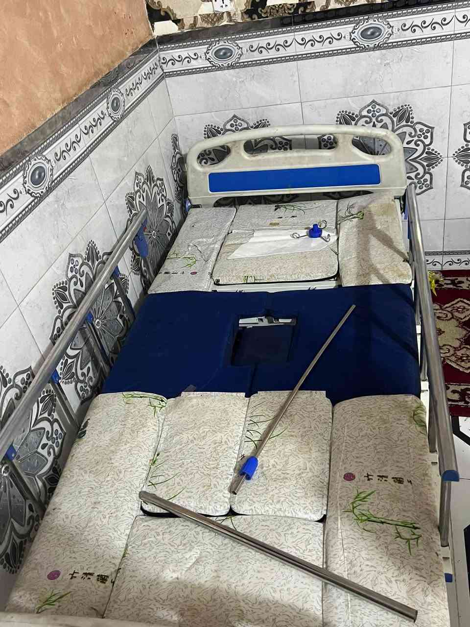 سلام عليكم سديه للبيع نضيفه تحكمات رفع الرأس ورفع القدام ترفع وتنزل انته تتحكم بيها سعرها 250 الف مكاني النهروان شارع 60 
رقمي ***********
