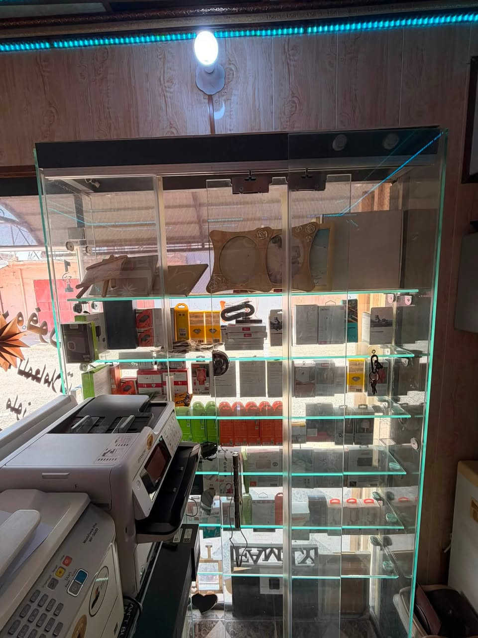عارضة جام للبيع
طول 240
عرض138 
رفوف 6 
باب اسلايت 
***********
