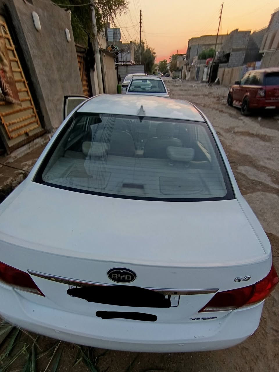 السلام عليكم
بي واي دي  G3 موديل 2013 للبيع او مراوس حسب القناعة بإسمي السنوية لغاية 2029 مكينة 1800گير اوتوماتيك المكينة والگير خير من الله بصمة فتحة بالسقف التبريد شغال الصدر مالتها نص عمر بيها طخات موضحات بالصور مكان السيارة بغداد سبع البور 
السعر 48 وبيها مجال 
الاتصال ع هذا الرقم ***********
