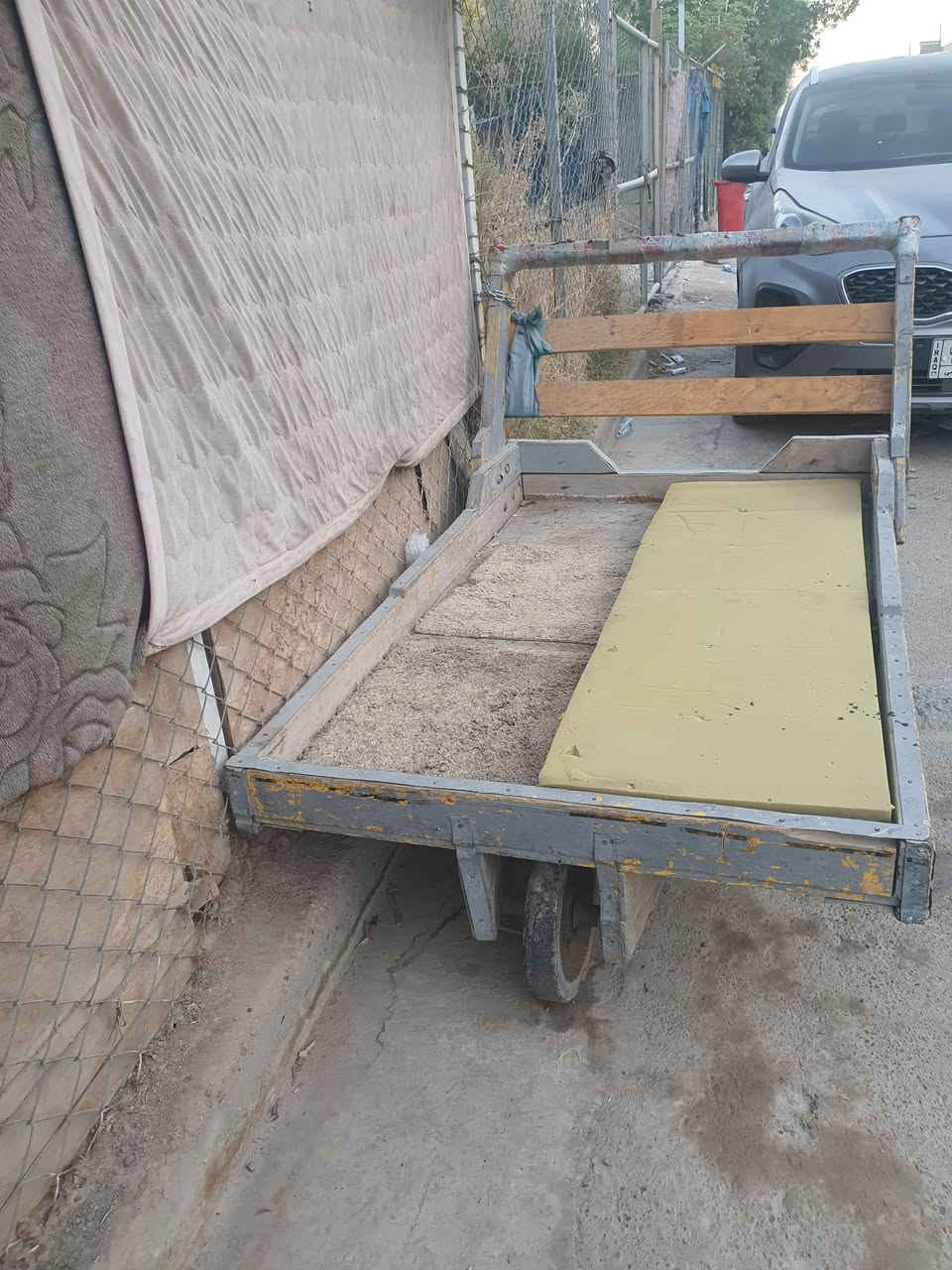 عربانه خشب حجم كبير نظيفة ب ١٠٠ ألف وسيباية مال سياره نظيفه ب ٣٠ ألف بغداد البياع ***********بي وات ساب
