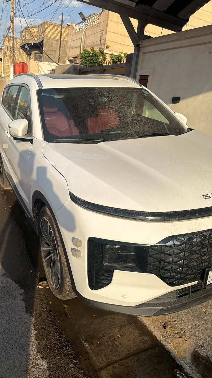 السلام عليكم سوئيست بريميوم 26 ماشيه 4000 الون ابيض داخل ماروني للبيع مرقم بغداد السعر 28 مليون مكانه بغداد 
***********
