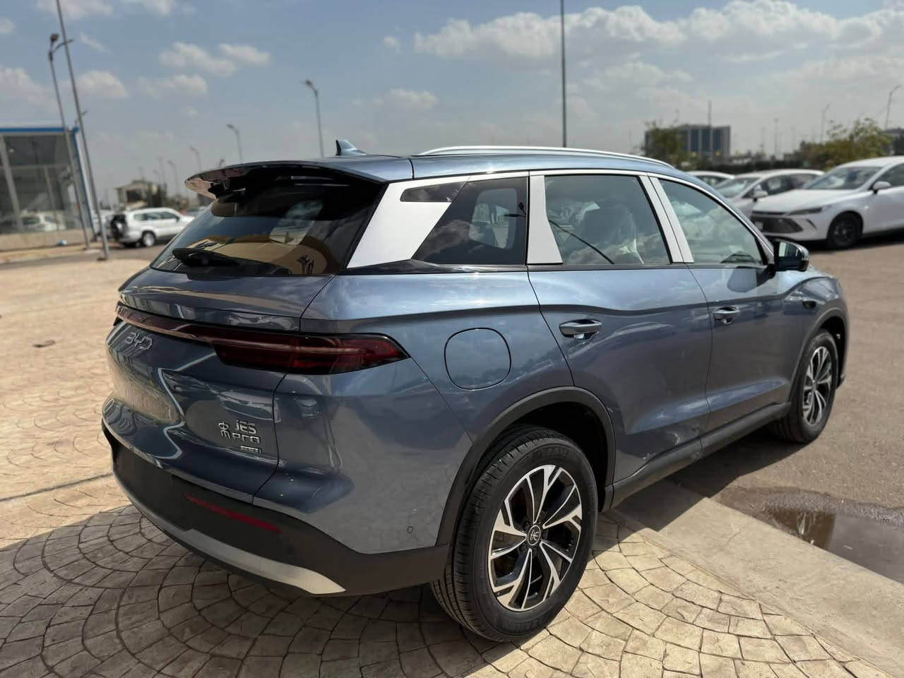 السلام عليكم سونك برو للبيع
هاي كل تفاصيلها 
٢٨ بيها شي بسيط 
لون بلو بيري 
السيارة كلين مكفولة 
لون مميز و رقم مميز بغداد 
البطاريات نسبتهن 100 بالمية 
 السيارة موديل و تصنيع ال ٢٠٢٥  ❗
 فول مواصفات ما عدا فتحة
(حساسات امامية خلفية / 13 كامره / رادار امامي و رادار خلفي / حساس بريك امامي و حساس بريك خلفي / مانع اصتدام / نقطة عمياء / مري شفط / ركن تلقائي / قيادة تلقائية و مثبت مسار و كروز...........الخ)

السياره بيها اضافات 
 كل التطبيقات الي تحتاجها و كل التطبيقات تكدر تنزلها بشكل كلش سلس و محدثة  اخر تحديث من شركة المقادير

  / مفعل بيها ADB الخاص بالمطورين و فاتح كل مواصفات وبعض التطبيقات مشترك بيهن اشتراك  

/ بالاضافة  الها دوشمه خاصة (مال سونك برو طلب خاص)  و دوسات ارضيه و غلاف جنطة و غلاف دشبول و فرس وسطي وجلاتين حماية منطقة الكير و حاملة اكواب 

/ شاشة بيها لزكة حماية ومغلفة PPF 

/ مغلف دشبول السيارة البيانو و شاشة السائق  PPF 

/ السيارة مظلل الجنطة و المثلثات الخلفية تظليل كامل مسموح مرورياً 

/ كل جامات مشتغلهن  عازل حراري اصلي امريكي ضمان ١٠ سنوات  جامات امامية و خلفية  و جانبيات و مثلثلات
 
/ وياها سبيرها الخاص بنفس قياس الويل و الفلينة مالتة و العدة كاملة 

/ ضايف بيها رام اصلي اكثر من ١٢٠كيكا 

/ سيارة مبرمجة على اخر حبة كل مواصفات مفعلة ومفعل تسجيل داش كام ٥ كامرات تسجل ١٠ ايام متتالية 
و مفعل تسجيل  Sentry Modeكل كامرات اثناء مال سيارة طافية

/ و ضايف  انارة داخلية لد محيطي اصلية 

/ ادامة قبل اسبوع يم شركة المقادير مع برمجة و تحديث 
و تبديل دهن نوع BYD  و  فلاتر دهن و تبريد و شوتة و فلتر دهن الكير اصلي من شركة و مسويلها ميزانية و بلنص وي الادامة
بيها بعد اضافات مثلا ستيرن مغلف و كم شغلة ناسيهم السياره مصروف عليها لأن هي سيارتي الخاصة 
و للتنبيه السيارة تصنيع 2025 و مسجلة 2025 
لان اكو موديل ٢٠٢٤ مسجلة ٢٠٢٤

للتواصل واتساب 
***********
مكان بغداد او البصرة

