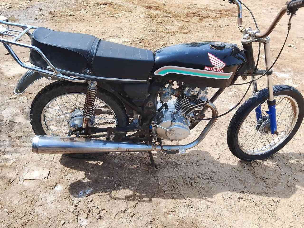 مسلام عليكم دراجه للبيع كلك كلك لمحرك ناعمه دراجه نضيفه كلش سعر 280بيهامال مكان نجف ***********1
