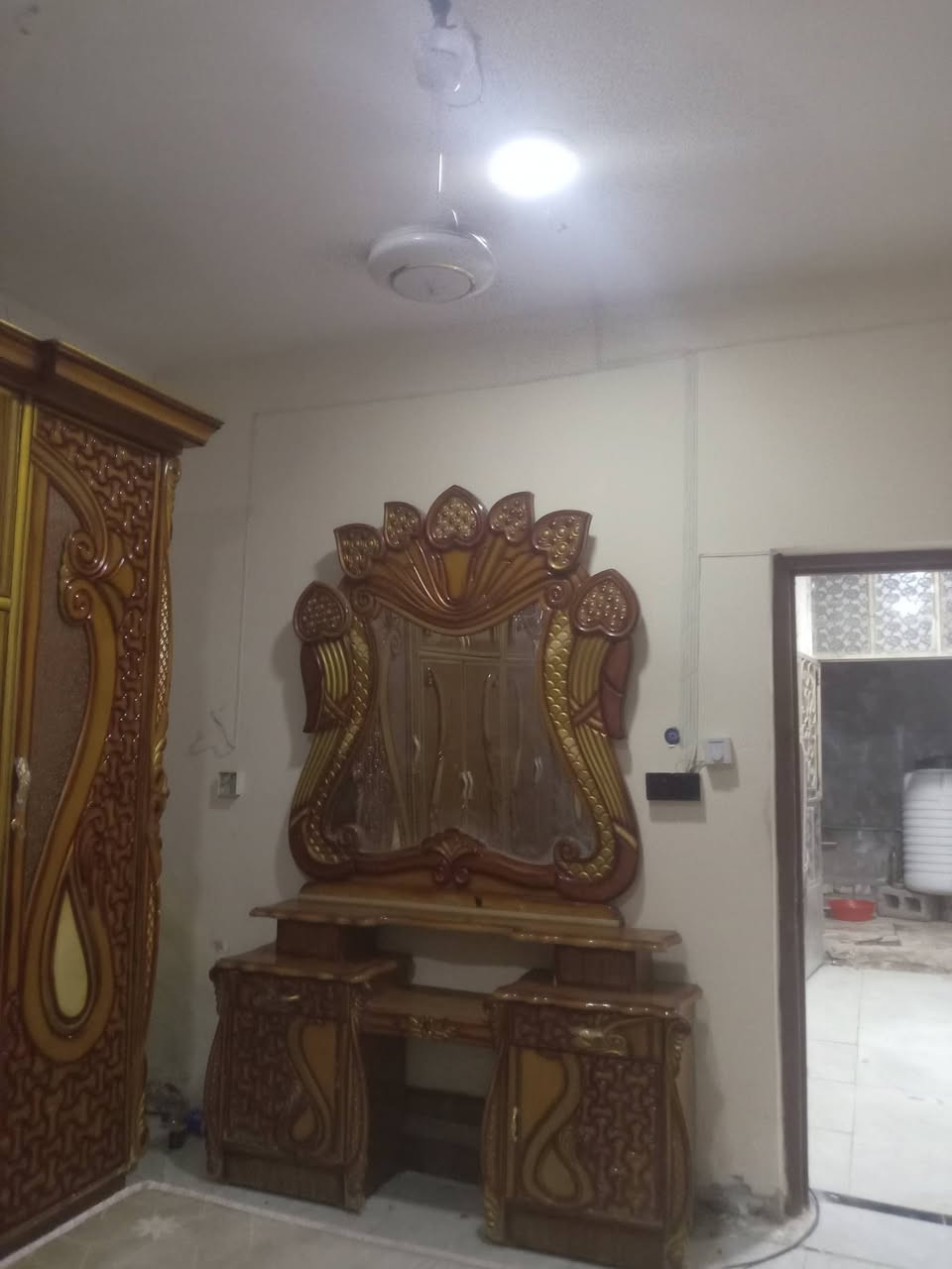 غرفه ٦  ملحق نضيفه بغداد ***********
