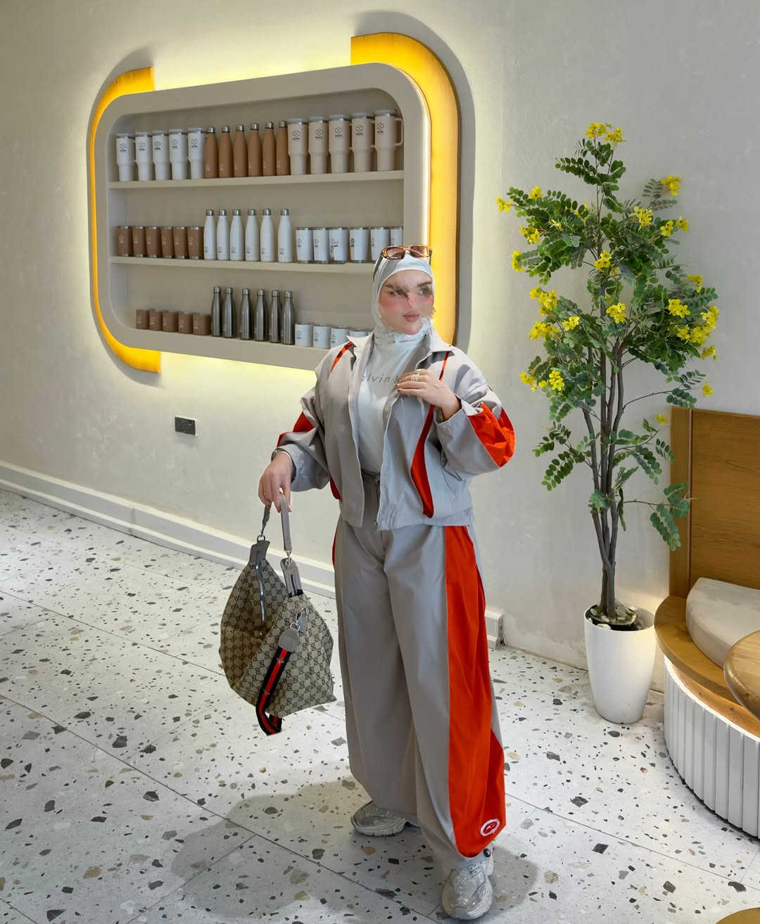 New Autumn 🍂 collection ✨🍂🧡🍁🎃🍑🥭

شوفولي بقية الوانة لهذا السوت الرهييييب🥹😍✨🪞

اللون الثاني هو بُني محروق 🤎☕️

راقي جداااا خامة تصميم تفاصيل 

واسع وعملي ومريح 

البليزر مُبطن من الداخل✨🍂🍁🤎🧡
الكيلوت فضفاض (كمر مرتفع)

التيشيرت متوفر ايضا 

العدد محدود 

للأستفسار يرجى التواصل معنا دايركت لطفا💌
يوجد توصيل 🚚 سريع إلى كافة أنحاء العراق 🇮🇶 

📍البصرة -شارع السعدي مقابل أصباغ جوتن

#ootd #style #explore #set #outfitoftheday

