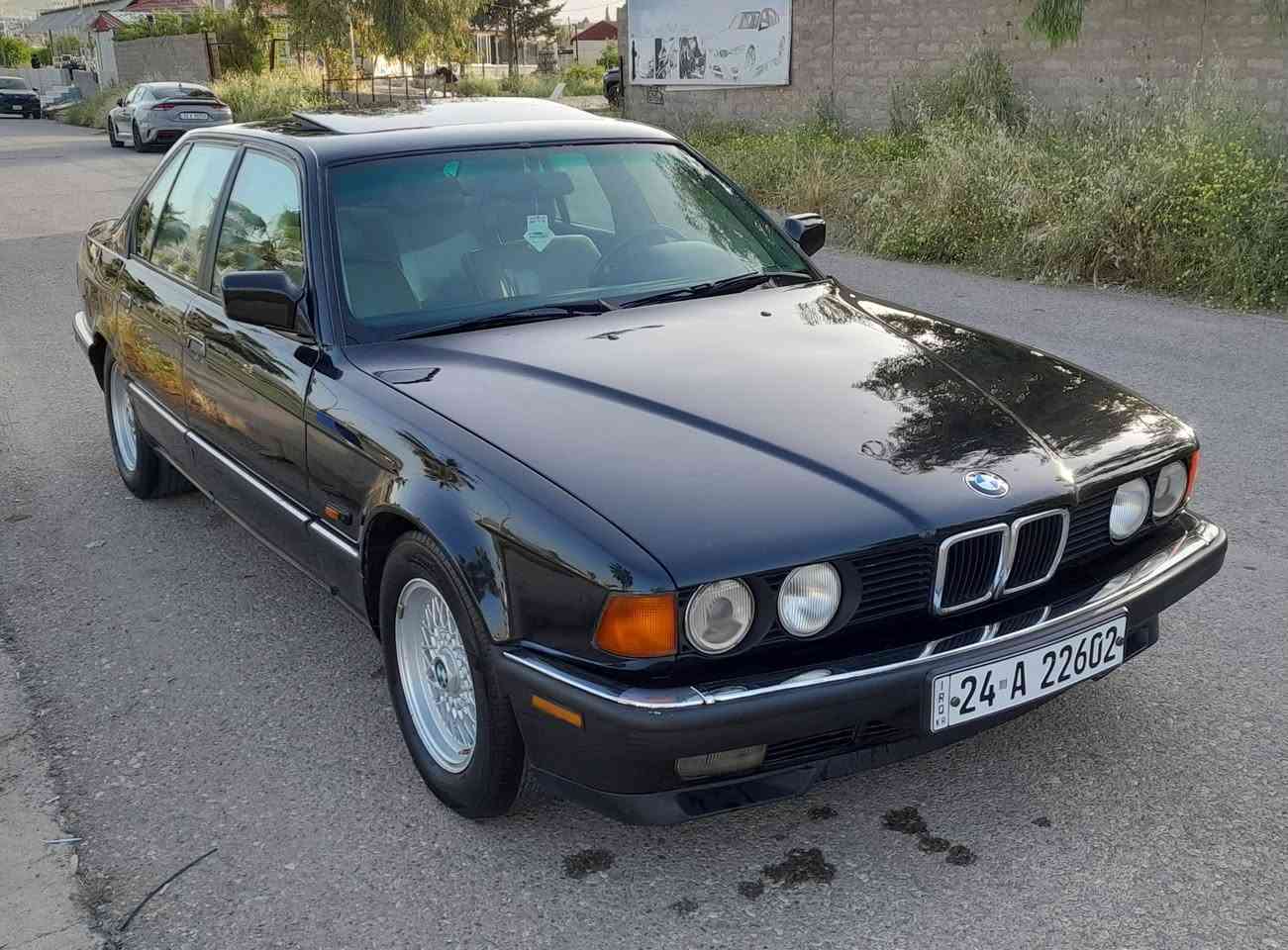 بي ام موديل 93/ 730 / 6 سلندر مفتوح
عام بخ جمالية بدون حادث شرط 
كير ومكينه كفاله شرط
دبل اربك 
دبل جكمجه
تبريد ثلج شرط 
ويل خليه اصلي شركه 
رقم جديد تحويل مباشر او وكاله 
حجر صلانصه شركه 
السياره عل وضع الشركه وتجي اشوف احلى من الصور 
دبل جام السياره شركه 
كشنات كهرب 
جامات كهرب 
اخوان كلشي اكو بل سوك ونظافة تحكم 
مكان السياره زاخو 
السعر 60 ومجالها جدا بسيط
رقم *********** واتساب
