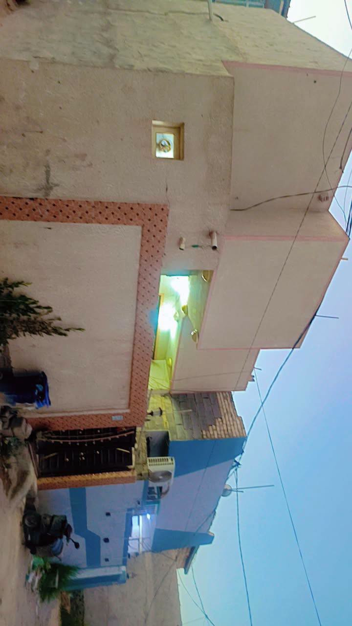 السلام عليكم دار للبيع المساحه 110
متر طابقين يحتوي ع 3غرف نوم ✅✅
طابو زراعي سند 25 اقرار محكمه من صاحب الارض مباشر ✅

العنوان كربلاء الحسينيه شارع السيده زينب القنطره البيضاء طريق العميشيه ✅✅

بسعر 65✅✅

كافه الخدمات متوفره ماء ومجاري وكهرباء  ✅✅

للاستفسار آكثر الأتصال على ***********
️

وكذالك نستقبل جميع العروض لديكم في كافه مناطق كربلاء المقدسه ✅✅
