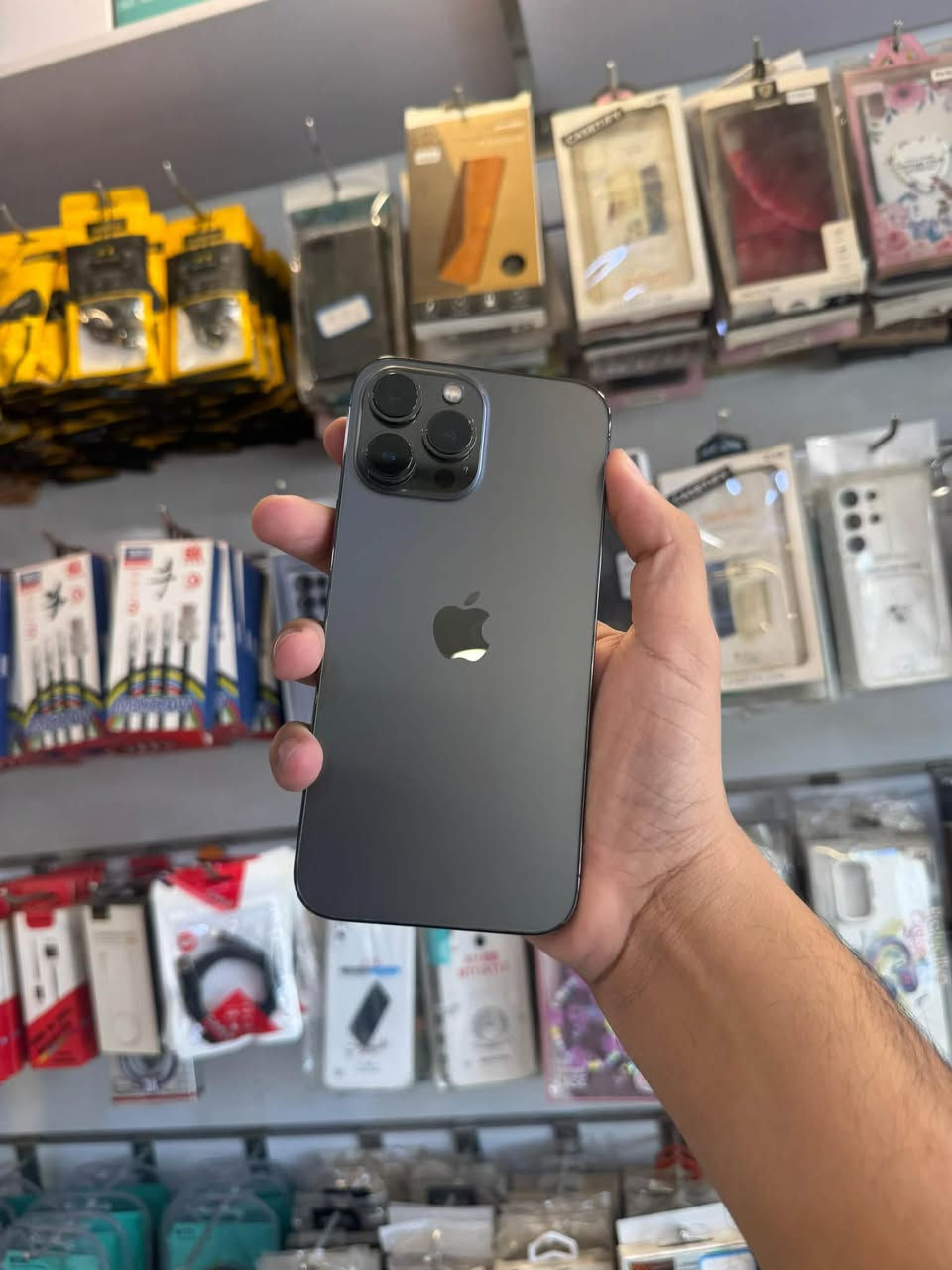 سلام عليكم 
IPHONE 13 PRO MAX للبيع 
نظافه 100/100 ضمان الفحص 
بطاريه : 84
شرق اوسط
ذاكره : 256
***********

