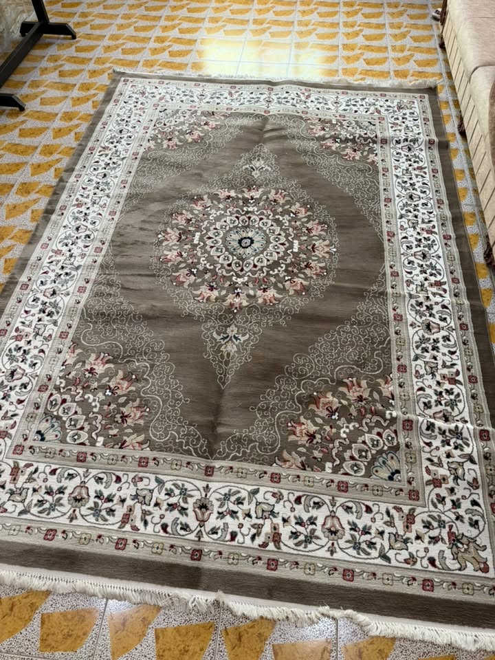 الزوليه 4X3 ثقيله ما مستعمله جديدا سعرها 125
الحجاله جديده سعرها 25
***********
