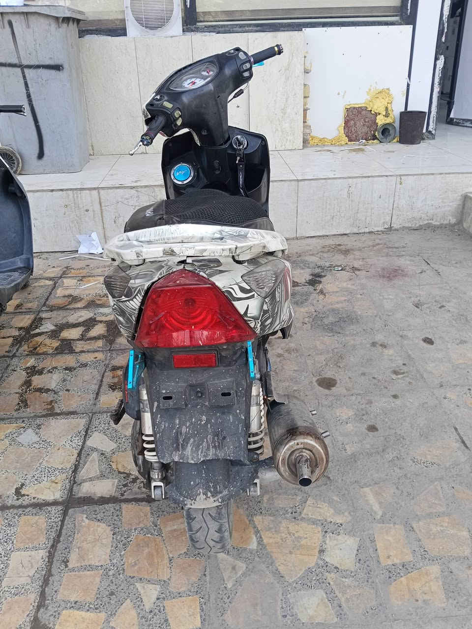 السلام عليكم دراجه ثعلب للبيع دراجه مكفوله بس مبدل بيها زنجيل السعر 500 وبيها مجال *********** •

