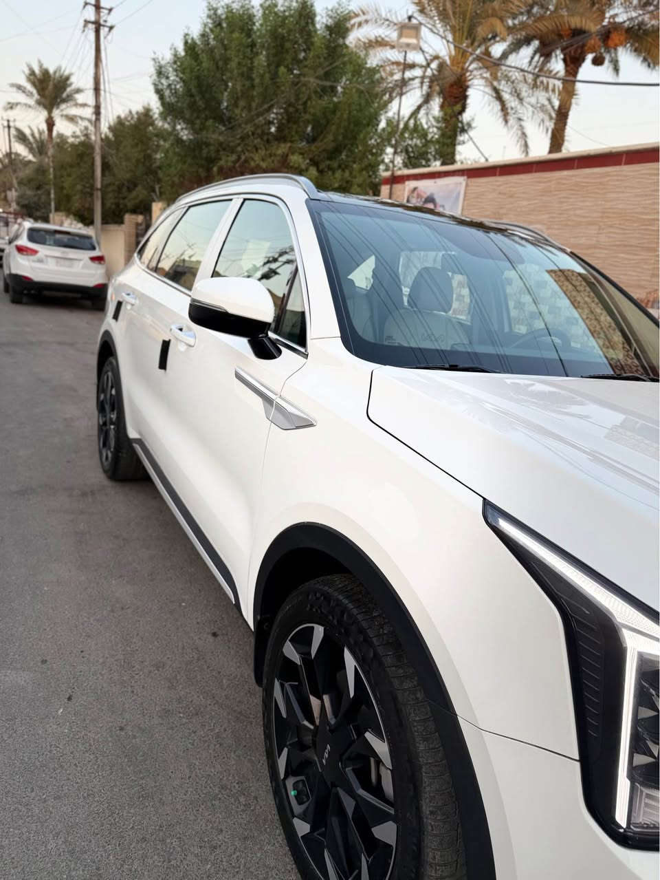 سلام عليكم 
للبيع 
سورنتو موديل ٢٠٢٥ خليجي 
رقم بغداد 
ماشية ٣٩ 
فول مواصفات عدا الفورويل 
بصمة
بانوراما 
كير ماوس 
سايد برك بصمة
داتا شو 
ويل ٢٠ 
دبل كامرة خلفية
كشنات كهرباء
صندوك كهرباء
اوتو هولف
حساسات
تشغيل عن بعد 
شاحن وائر ليس
كار بلي 
نزول منحدرات 

السعر ٢٩٢ وبيهة مجال 
مكان السيارة بغداد 
الاتصال *********** 
مكفولة من الصبغ فقط هاذ البارد المئشر بغداد, العراق
