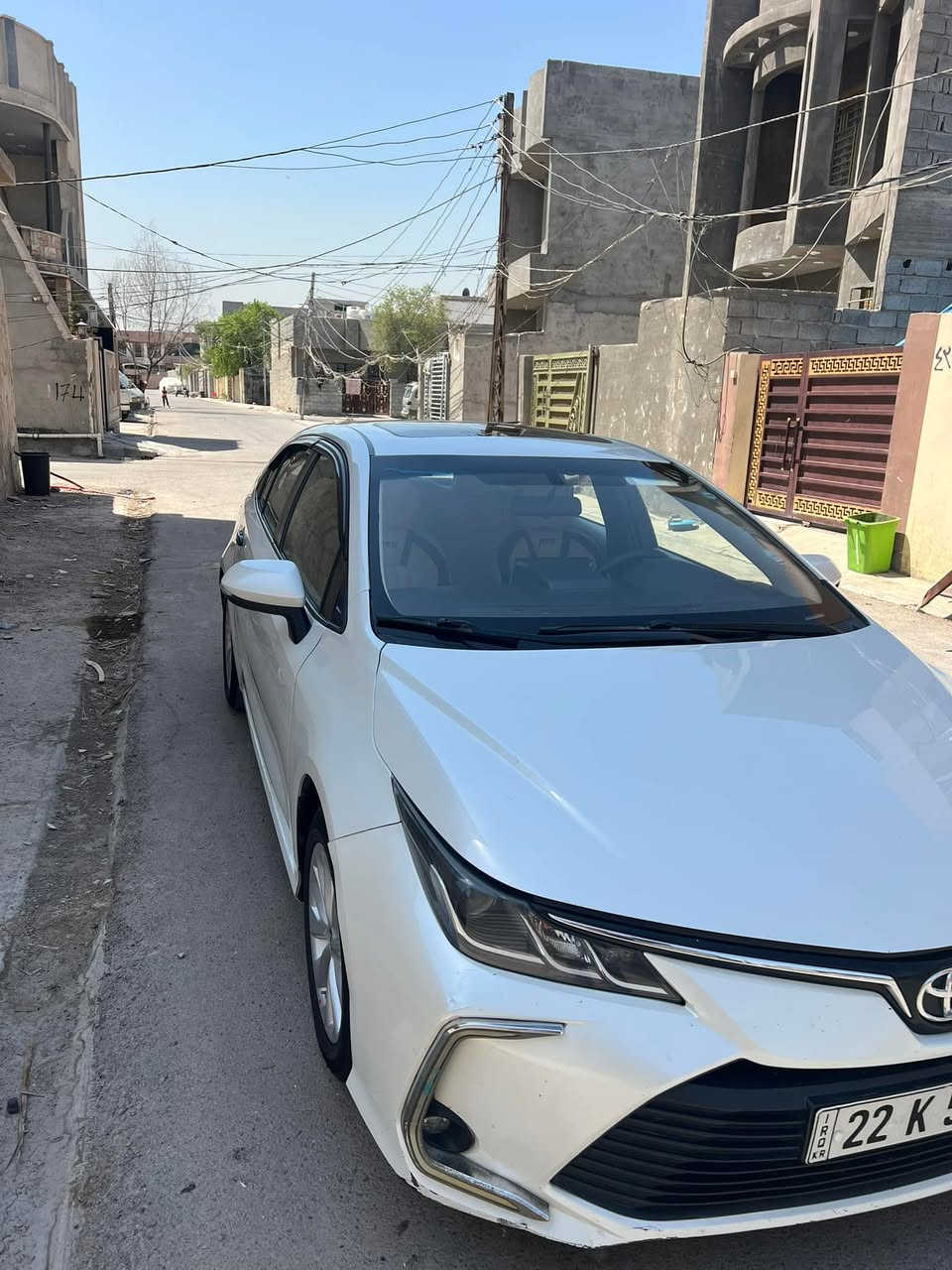 السلام عليكم 

كورلا ٢٠٢٠ خليجي ساز  الأصلي 
فول مواصفات عدا البصمة  فتحة تبريد قطعتين تحكم إستيرين  اشاير وتحكم بالمري وحساسات مثبت سرعة
نظام سبورت بلوتوث سبير الشركة بعده بيها 
سيارة بدون اي نقص 
محرك ٢٠٠٠ 
كير ومحرك مكفول 
مكفولة من التبديل والصبغ عدا بيها كم بارد خفيفات
أربع أصابع بخشم البنيد وبارد جوه الرقم وبيها باردpdr 
صغير كلش 
وبيها كم رصعه خفيفة بالقمارة  
السيارة باسمي تحويل ثاني يوم السنوية جديدة 
الهزة ما صاقطة
السيارة ماشية ١٩٣الف كيلو 

سعر السيارة ١٥٣ورقة وبيها مجال 
مكانها بعقوبة ***********
